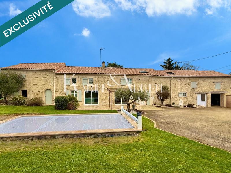 Maison - 210 m² - 6 pièces