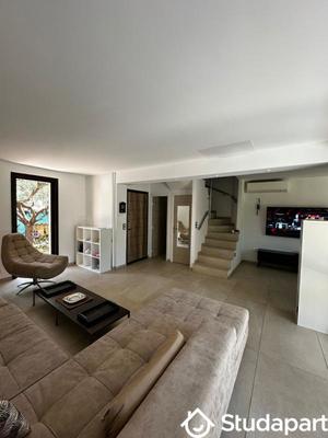 Chambre - 13 m² - 1 pièce