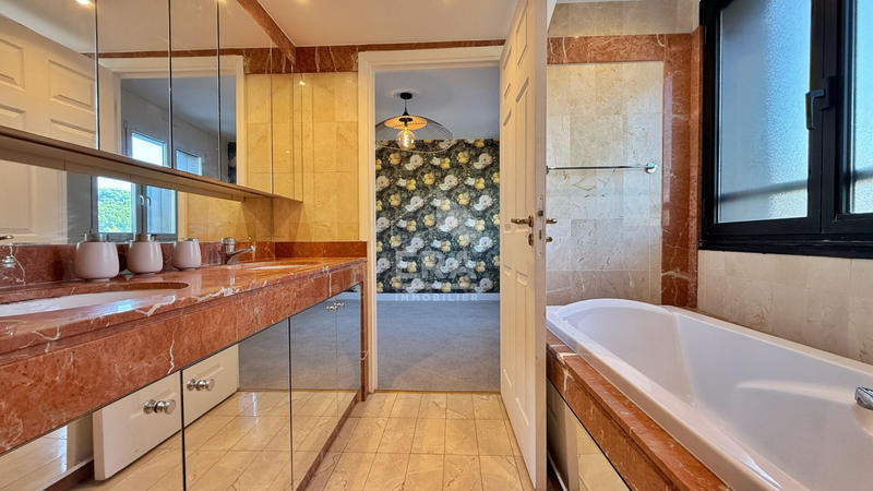 Appartement - 99 m² - 3 pièces