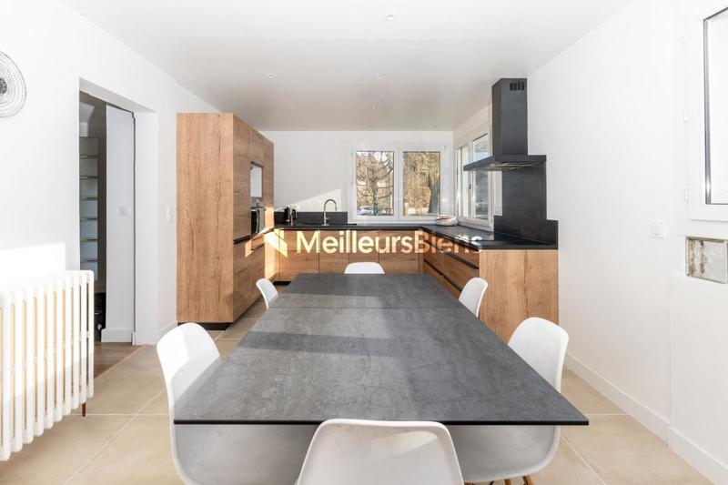 Maison - 141 m² - 6 pièces