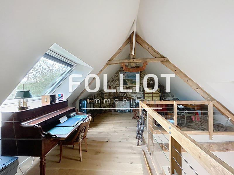 Maison - 243 m² - 8 pièces