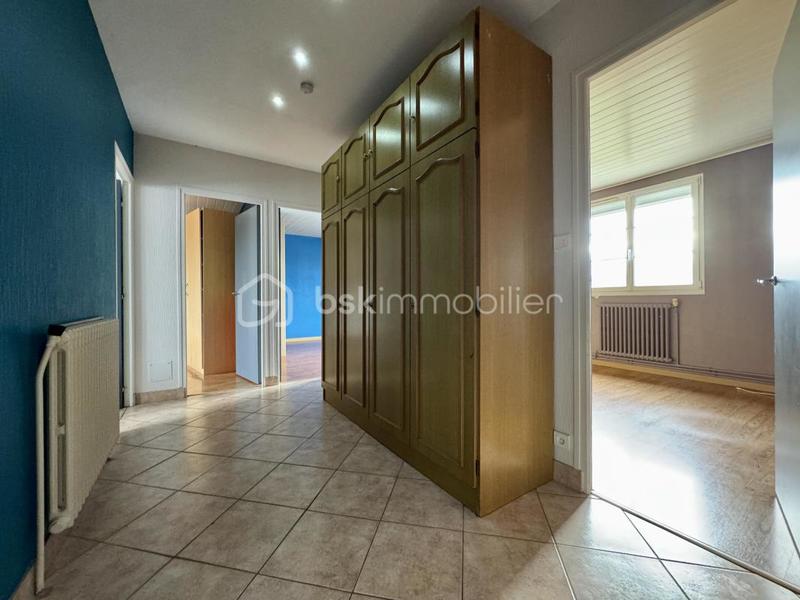 Maison traditionnelle - 194 m² - 7 pièces