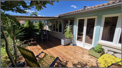 Maison - 243 m² - 9 pièces