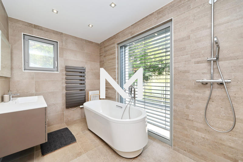 Maison contemporaine - 171 m² - 6 pièces