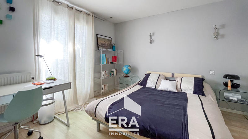 Maison - 260 m² - 8 pièces