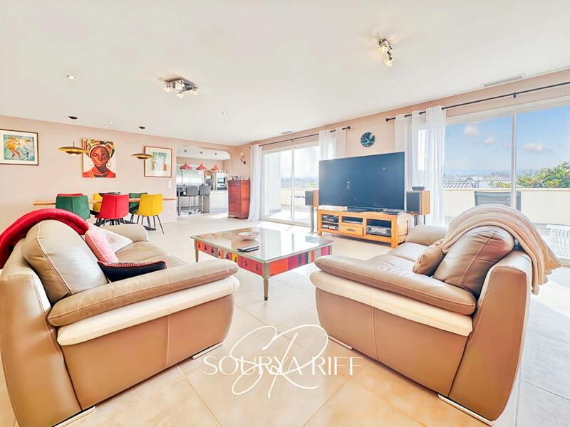 Maison - 195 m² - 5 pièces