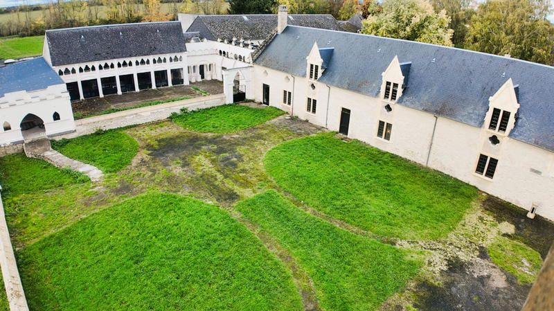 Fonds de commerce - 4 500 m²