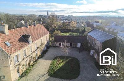 Corps de ferme - 300 m² - 9 pièces