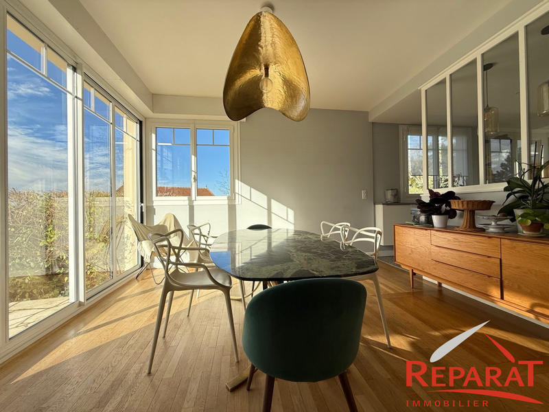 Maison - 200 m² - 8 pièces