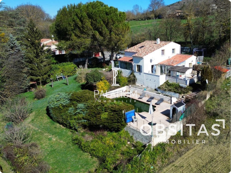 Maison - 140 m² - 7 pièces