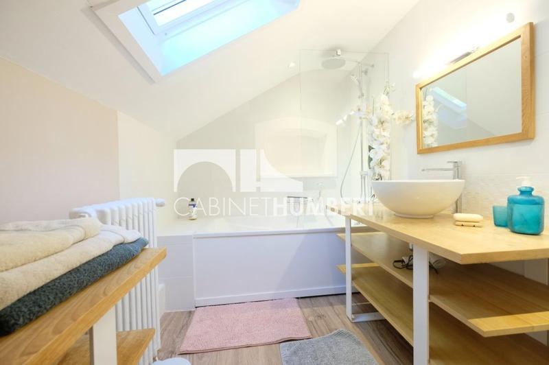 Maison - 275 m² - 8 pièces