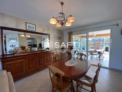 Maison - 170 m² - 6 pièces