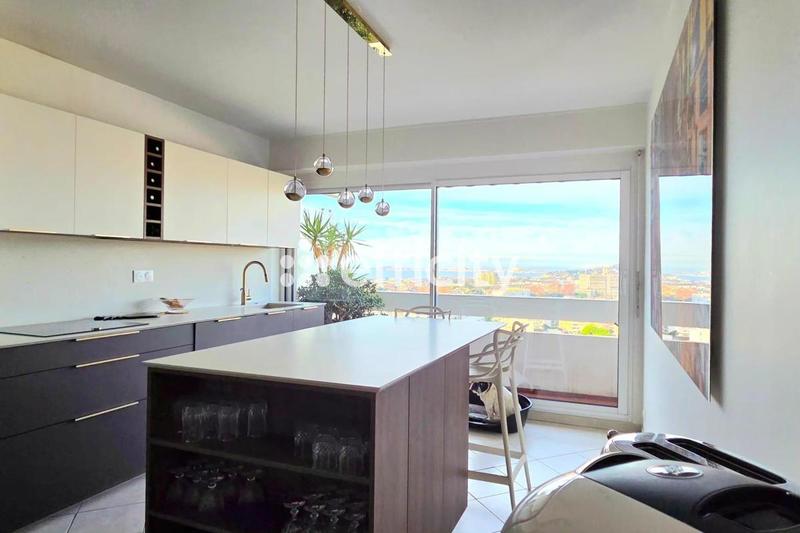 Appartement bourgeois - 121 m² - 4 pièces