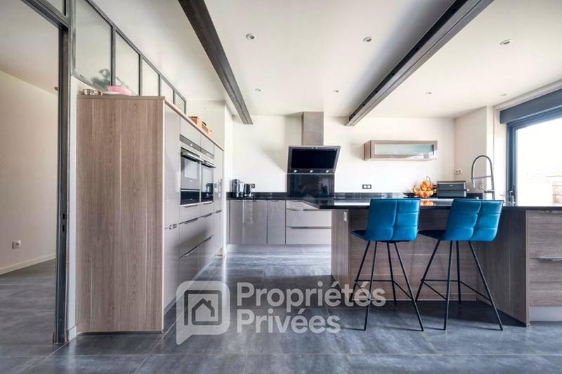 Maison - 269 m² - 11 pièces