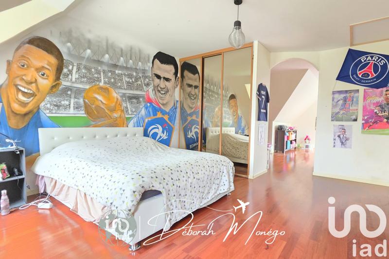 Maison - 195 m² - 8 pièces