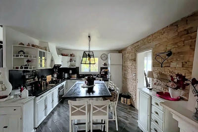 Maison - 180 m² - 8 pièces