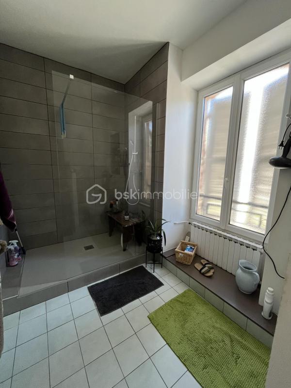 Demeure - 252 m² - 11 pièces