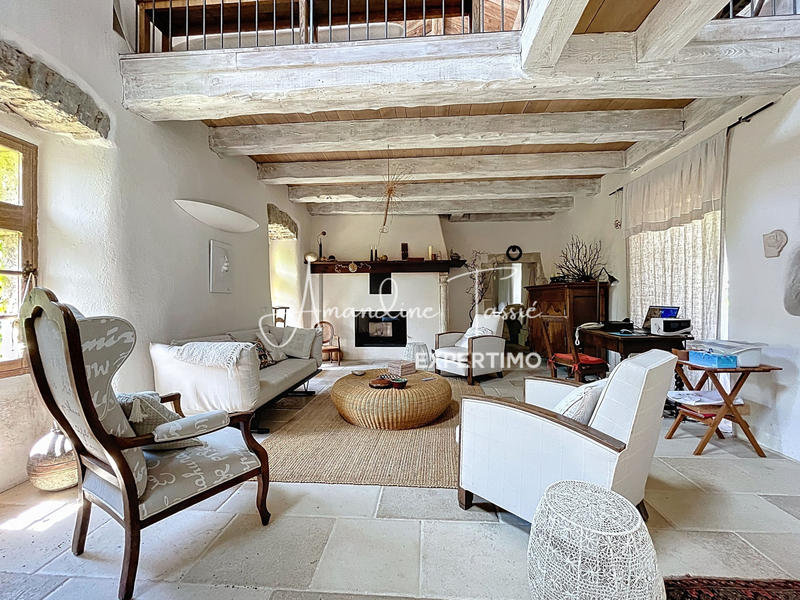 Maison - 224 m² - 8 pièces