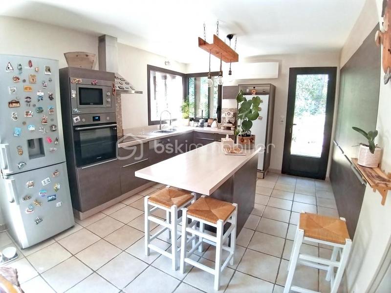 Maison traditionnelle - 170 m² - 6 pièces