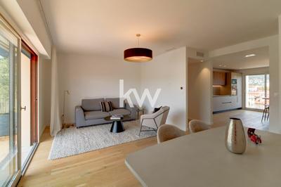 Appartement - 99 m² - 4 pièces