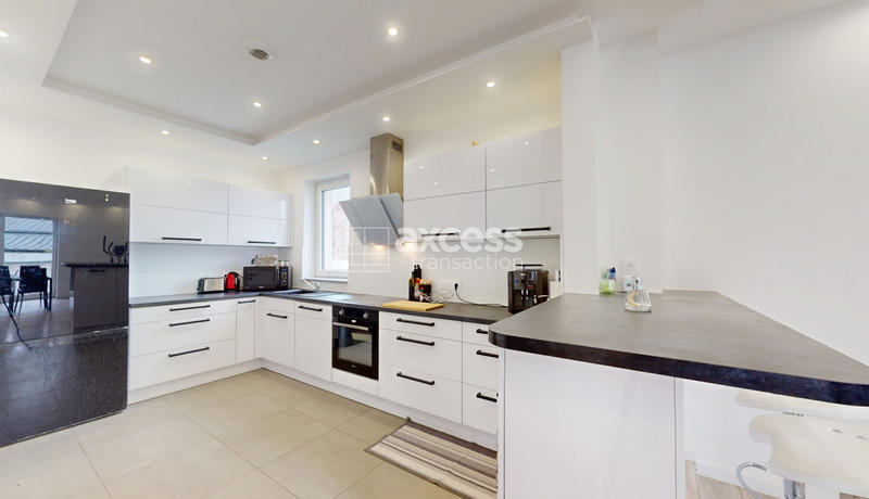 Maison - 145 m² - 6 pièces