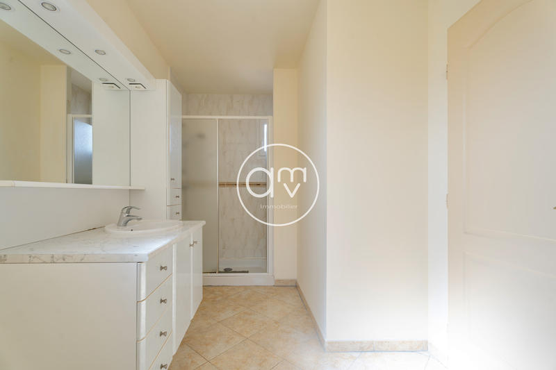 Maison - 253 m² - 9 pièces