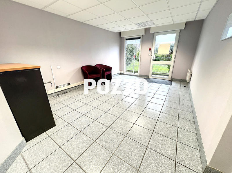 Local commercial - 114 m² - 4 pièces