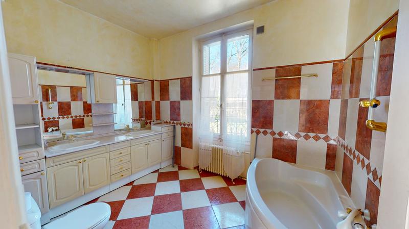 Château - 197 m² - 8 pièces