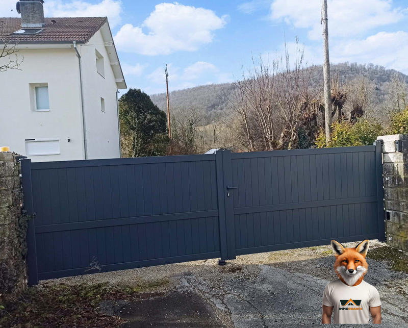 Maison traditionnelle - 180 m² - 7 pièces