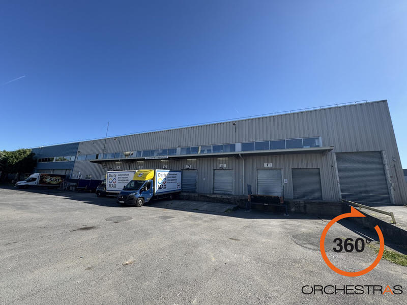 Entrepôt - 4 990 m²