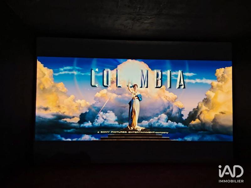 Maison - 215 m² - 5 pièces