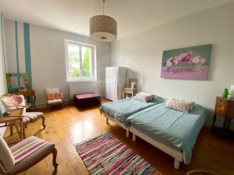 Maison - 239 m² - 7 pièces