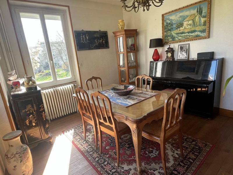 Maison - 200 m² - 7 pièces