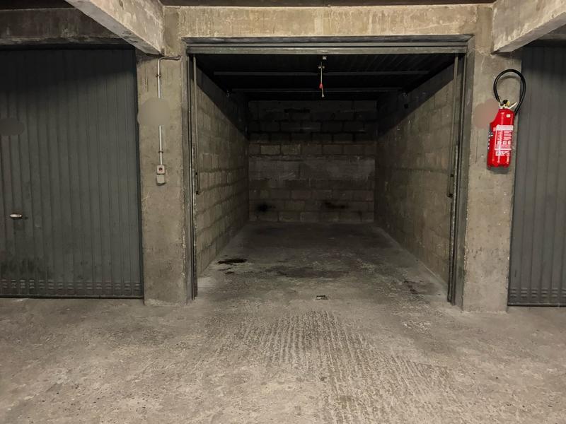 Parking / Garage - 12 m²