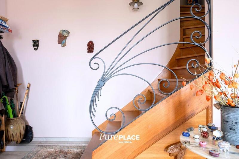 Maison - 334 m² - 8 pièces