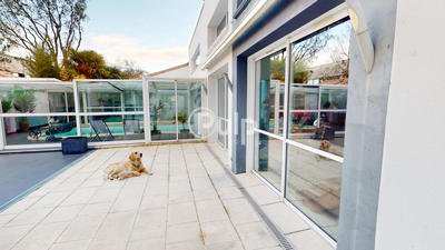 Maison - 270 m² - 6 pièces