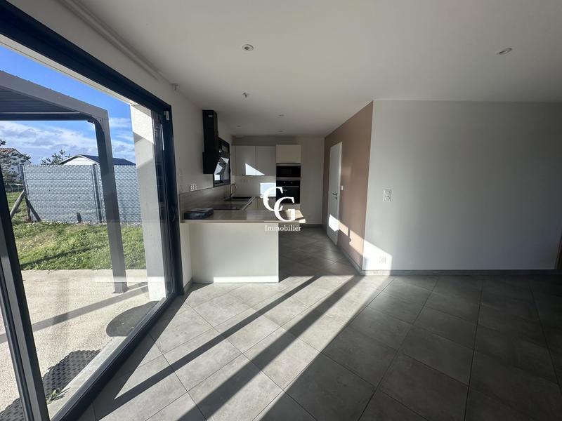 Maison - 99 m² - 5 pièces