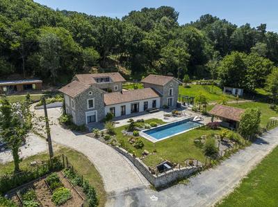 Maison - 350 m² - 9 pièces