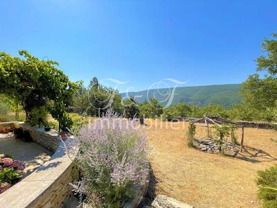 Propriété - 190 m² - 6 pièces