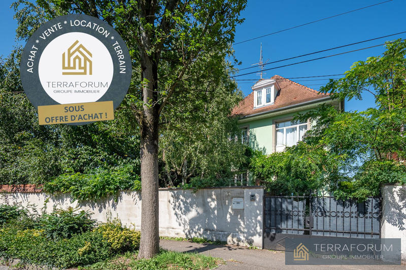 Maison - 265 m² - 8 pièces