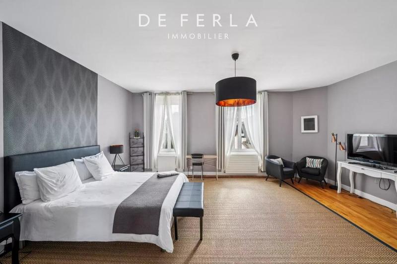 Appartement - 683 m² - 19 pièces