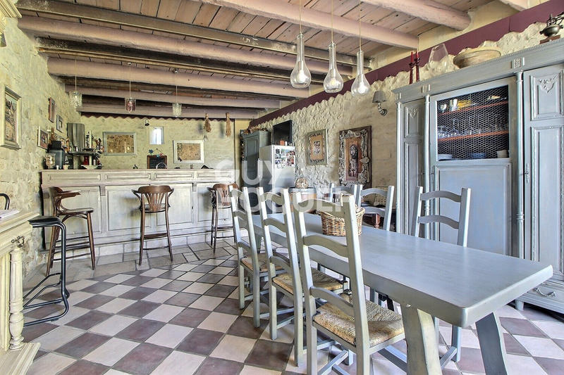 Maison - 209 m² - 6 pièces