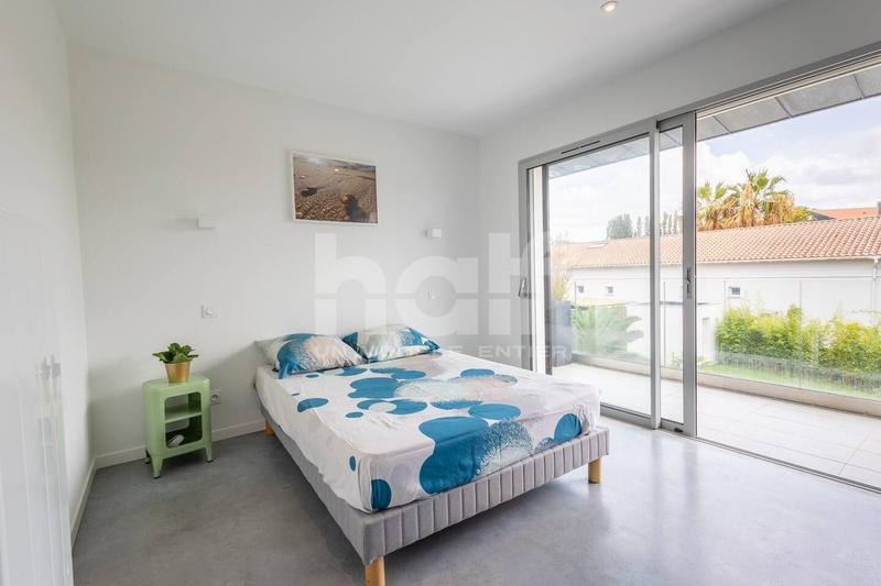 Villa - 221 m² - 6 pièces