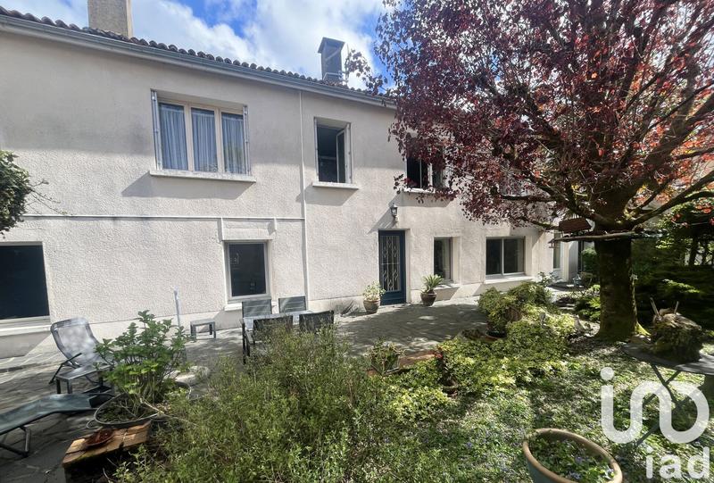Maison - 246 m² - 7 pièces