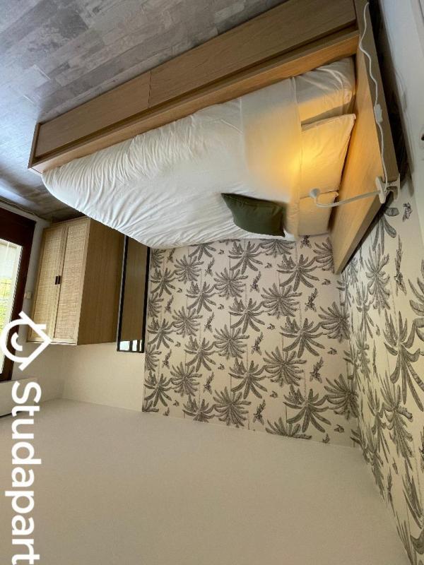 Chambre - 11 m² - 1 pièce