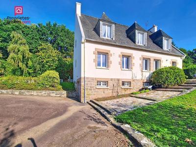 Maison - 180 m² - 8 pièces