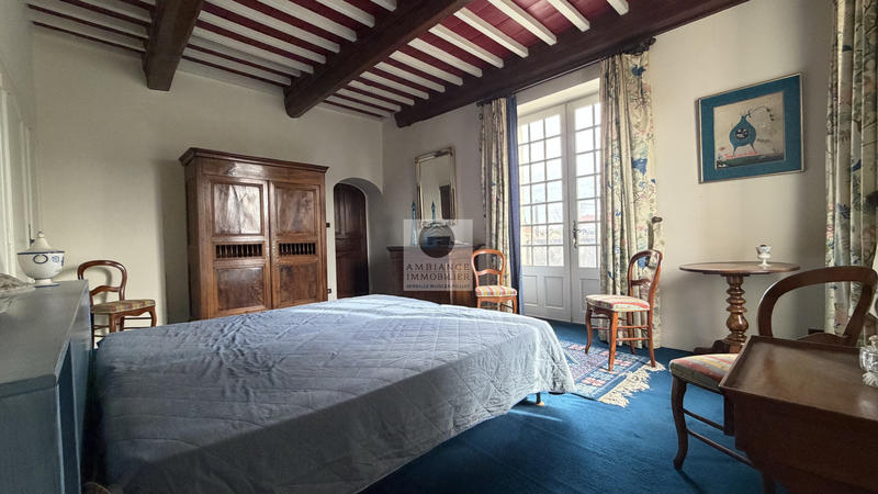 Maison - 217 m² - 7 pièces