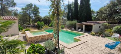 Propriété - 182 m² - 6 pièces