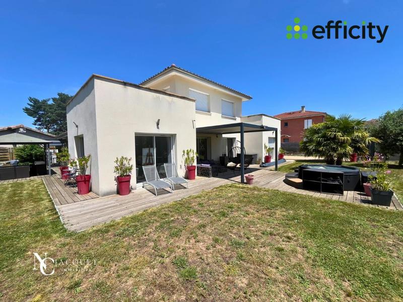 Maison - 161 m² - 7 pièces