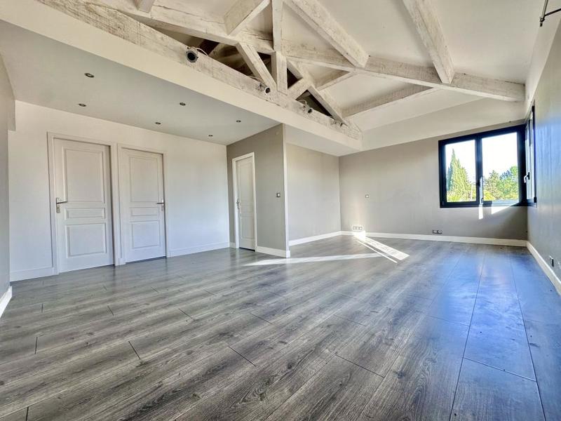 Maison - 288 m² - 7 pièces